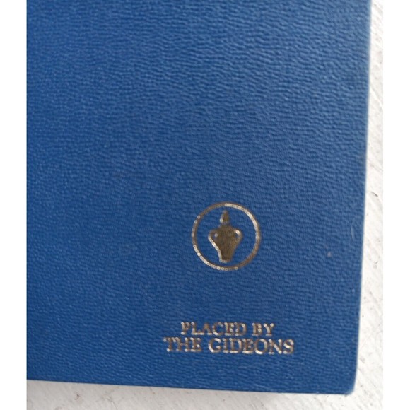 Holy Bible Gideons HC 1975 edition Blue Hard Cover New & Old Testament - Picture 14 of 14